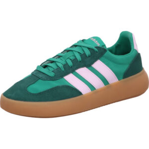 Adidas Sneaker Barreda Decode grün mit weißen Streifen und vorn grüne Nubukkappe und Gum Sohle