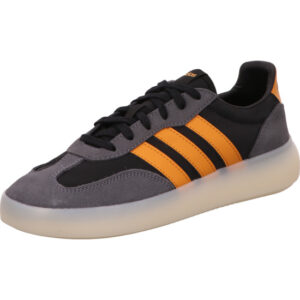 Adidas Sneaker Barreda Decode schwarz mit orangen en Streifen und vorn graue Nubukkappe und durchsichtige Sohle
