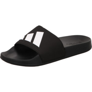 Adidas Adilette Shower schwarz mit adidas Logo auf der Schnalle