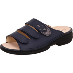 FinnComfort Hausschuh Damen dunkelblau mit Klett und hellem Fußbett mit schwarzer Sohle