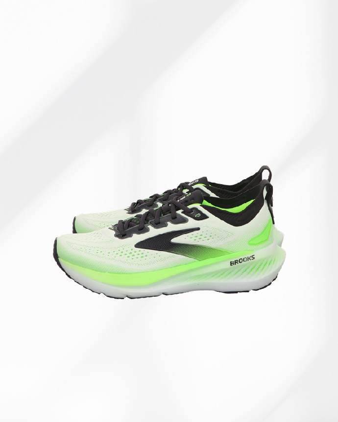 Abstract white studio background for product presentation Empty Brooks Herren Laufschuh Frabe weiß mit neongrün und shcwarzem Brooks Logo und heller Sohle