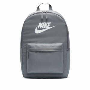 nike rucksack 25 liter volumen grau. weisses logo vorne mit kleinem extra fach mit reissverchluss vorne